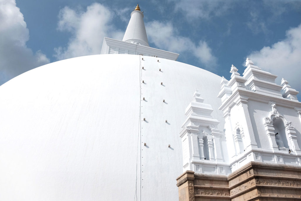 ruwanwelisaya dagoba in anuradhapura