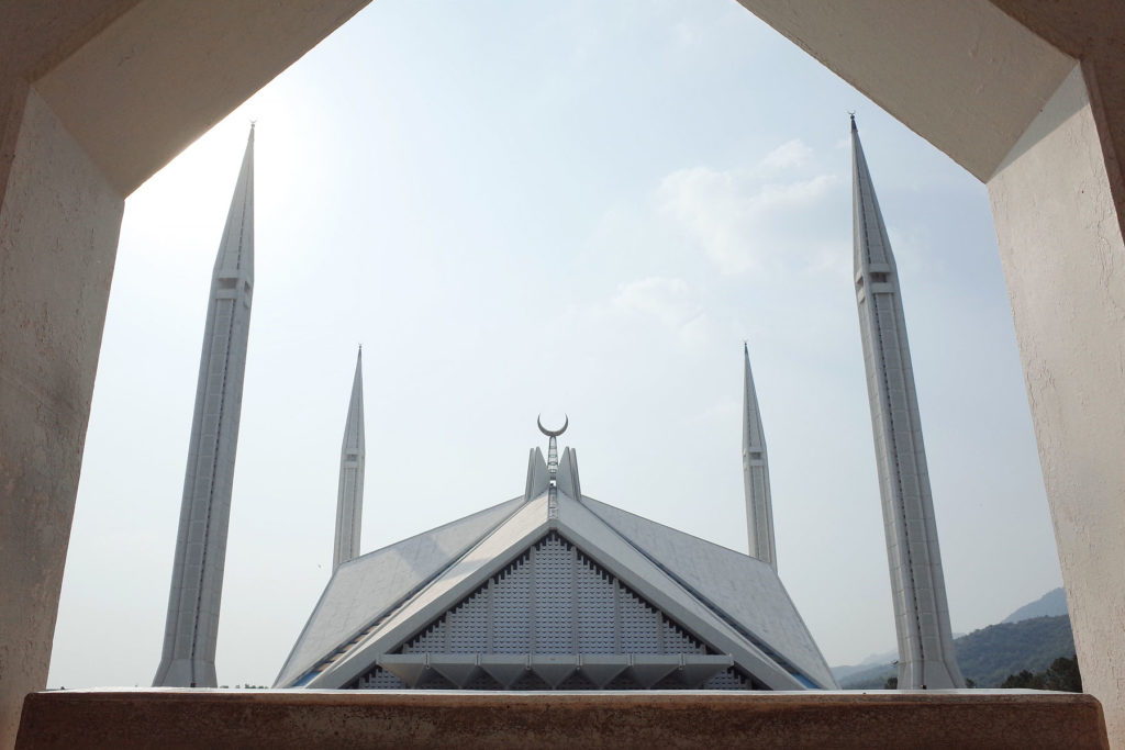 islamabad faisal mosque exterior