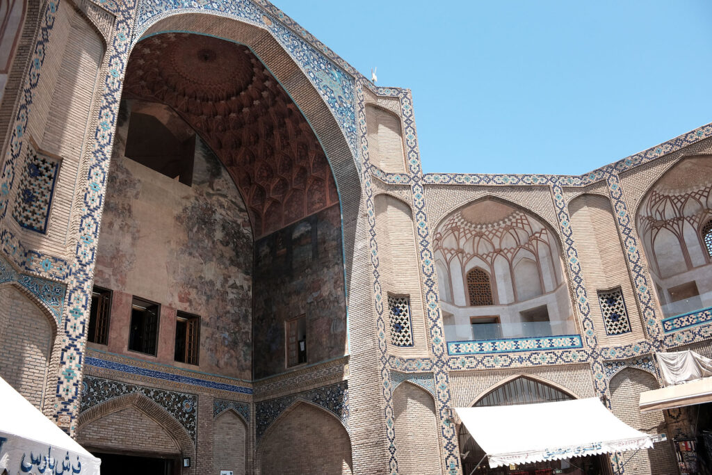 isfahan qeysarie gate