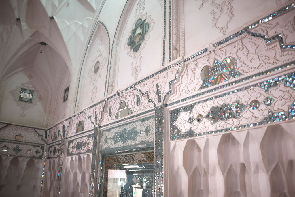 abbasian house mirror room