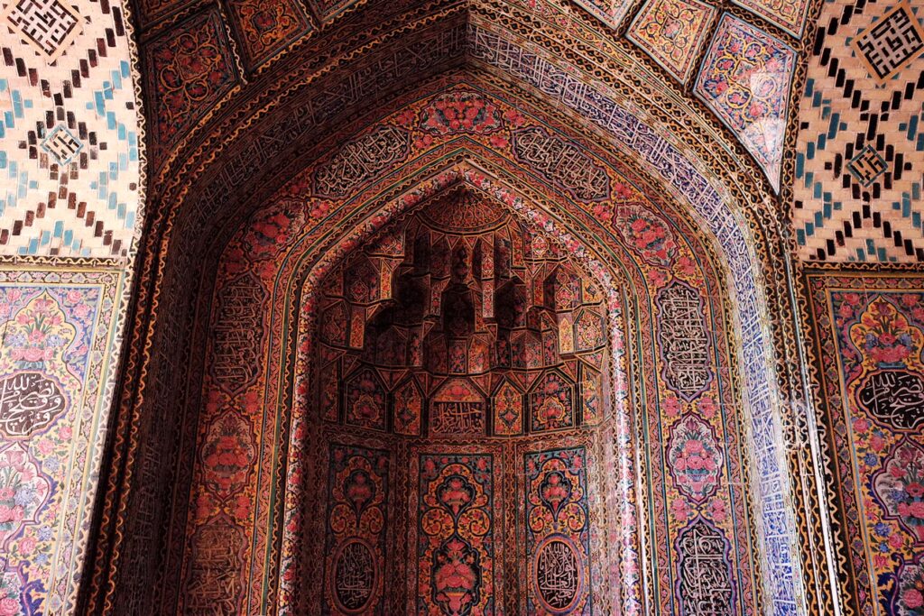 shiraz pink mosque mihrab