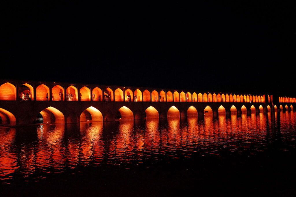 si-o-se pol bridge 33 arches