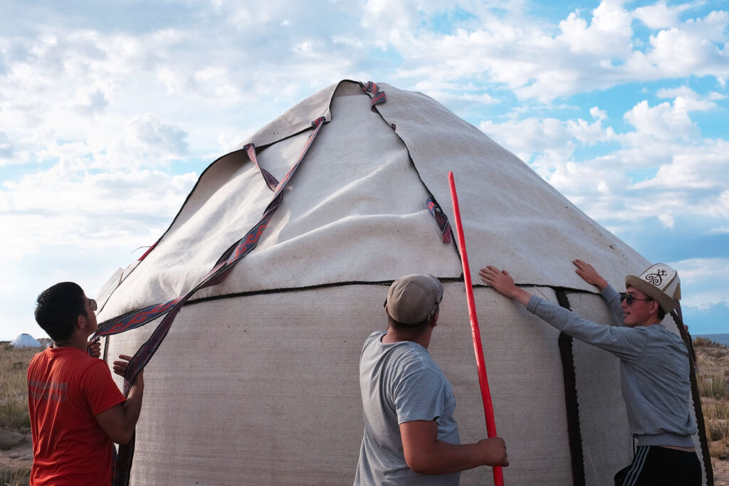 kyrgyzstan yurt felt layers kiyiz