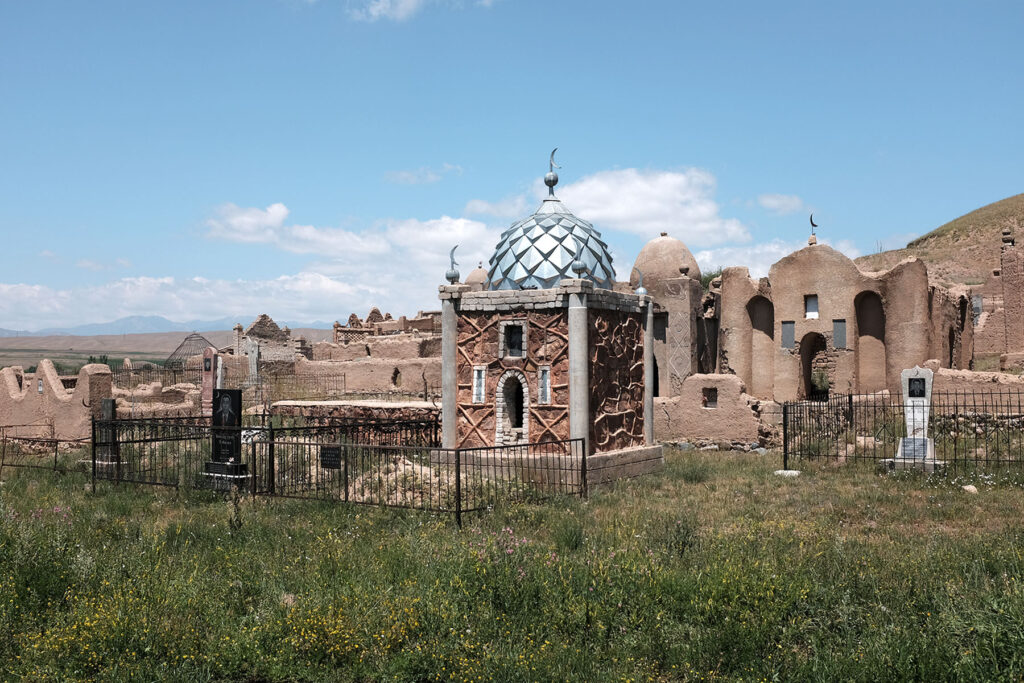 kyrgyzstan tombs